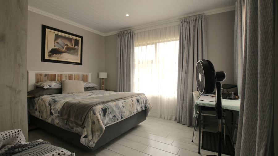 5 Bedroom Property for Sale in Dana Bay Western Cape